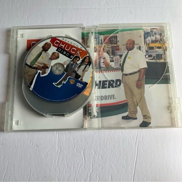 Chuck Seasons One and Two DVD series - Picture 12 of 15